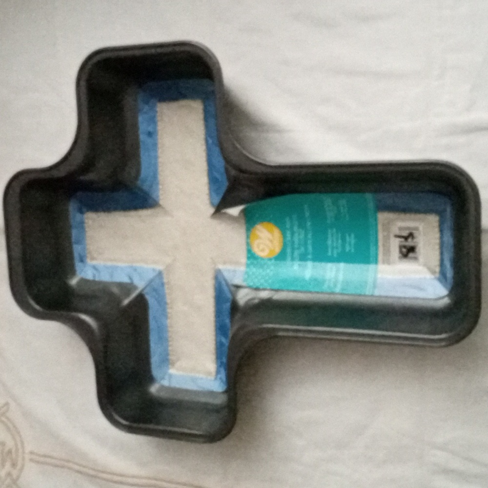 Wilton Cross Cake Pan (2105-3136)